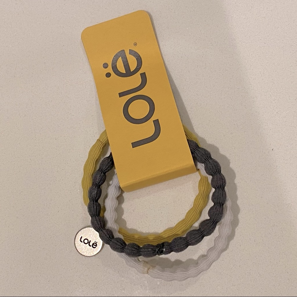 Lolë hair ties